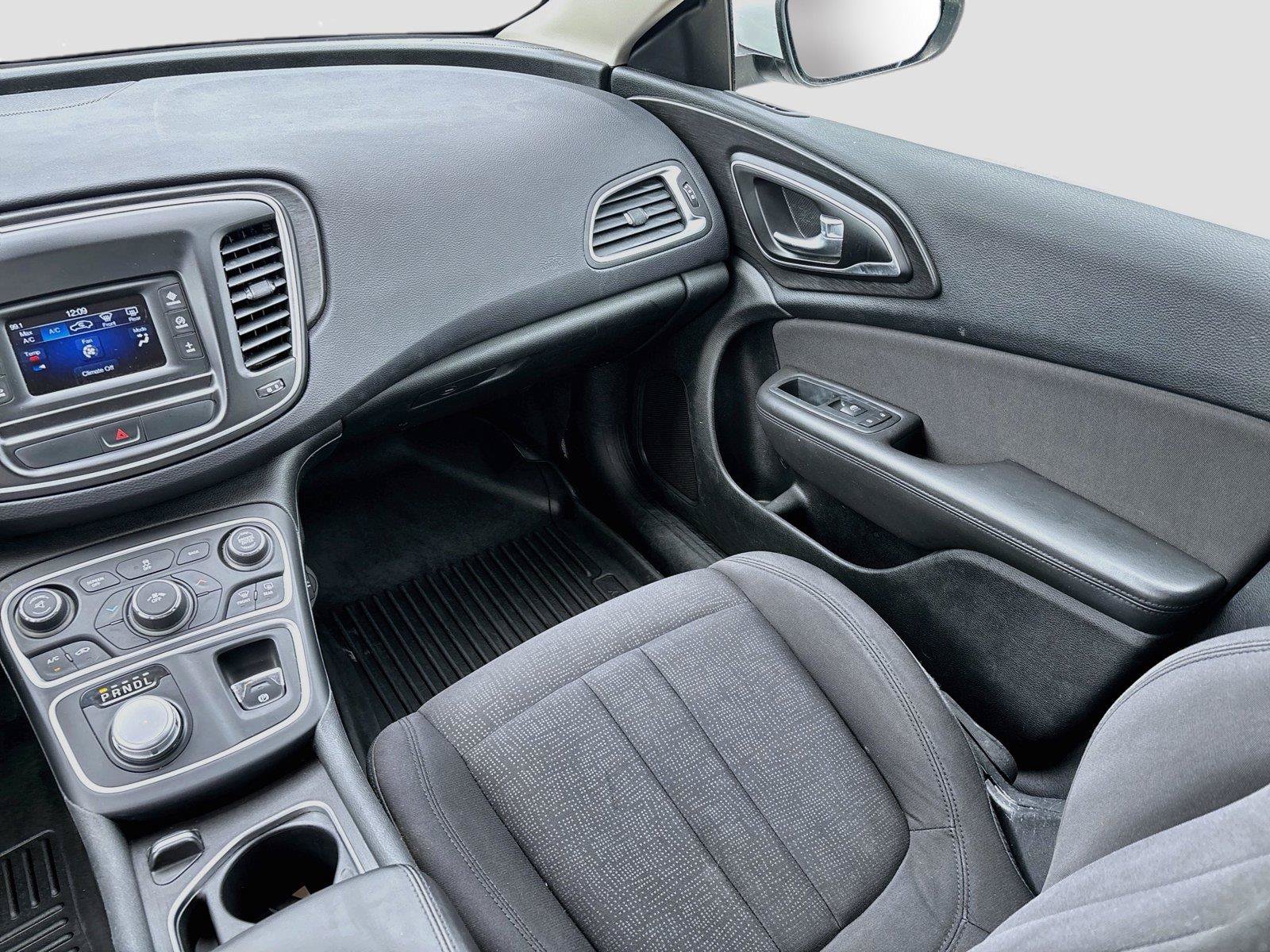 Used 2015 Chrysler 200 Limited w/ Convenience Group FWD image 24
