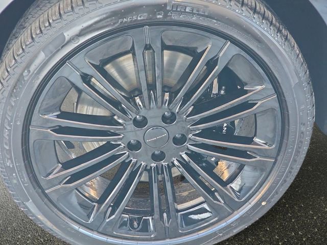 New 2026 Land Rover Range Rover Long Wheelbase SE image 19