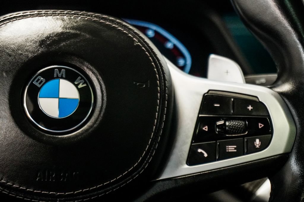 Used 2021 BMW X6 M50i w/ Executive Package image 18