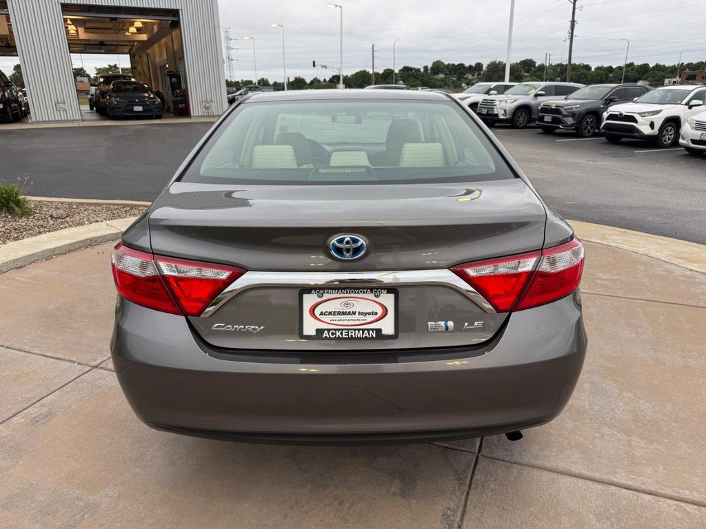 Used 2017 Toyota Camry LE FWD image 9