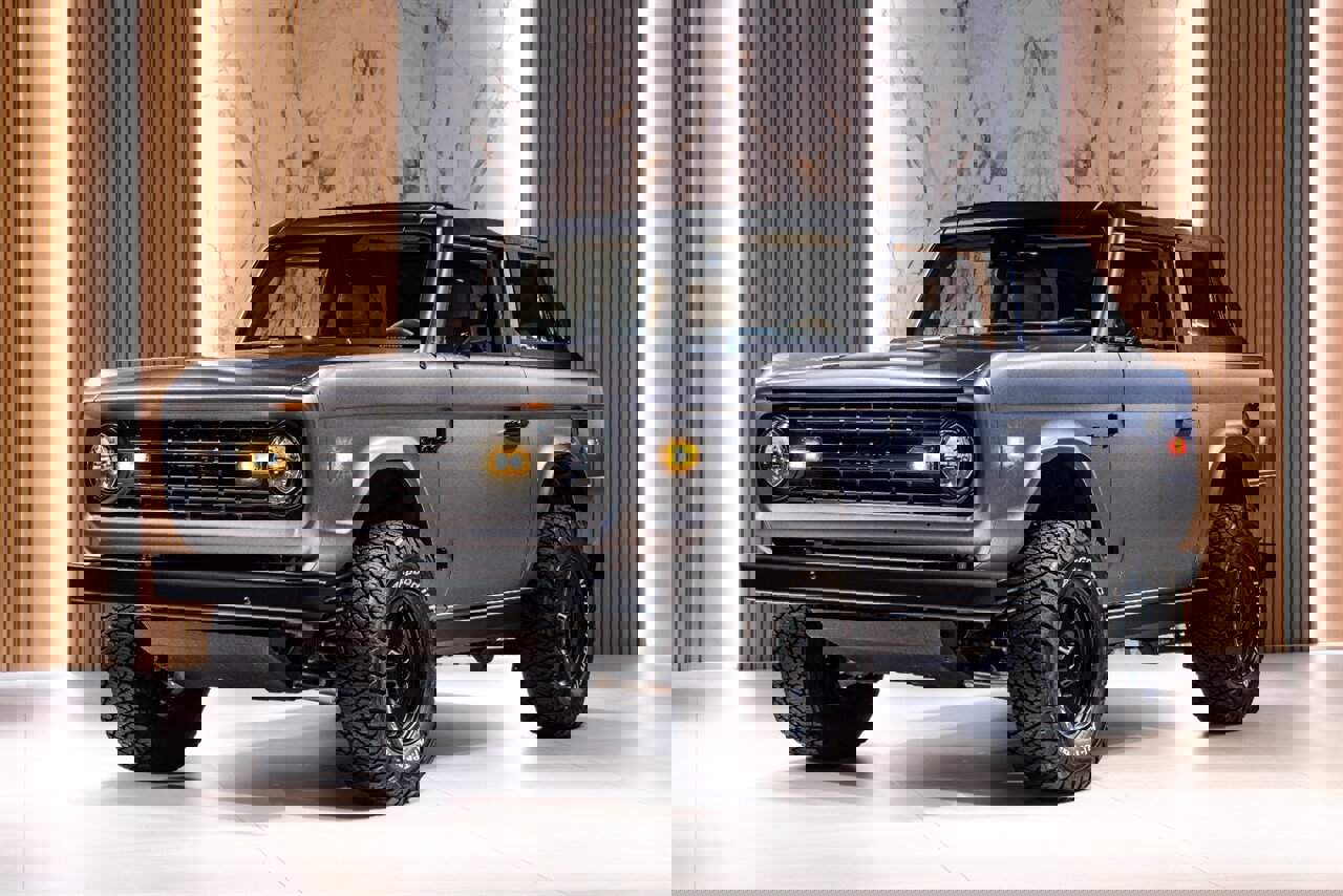 Used 2024 Ford Bronco Black Diamond image 1