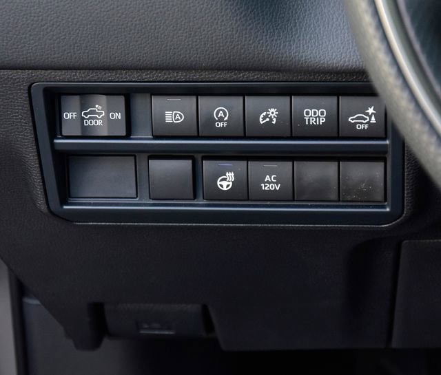 Used 2025 Toyota Tundra Limited image 28