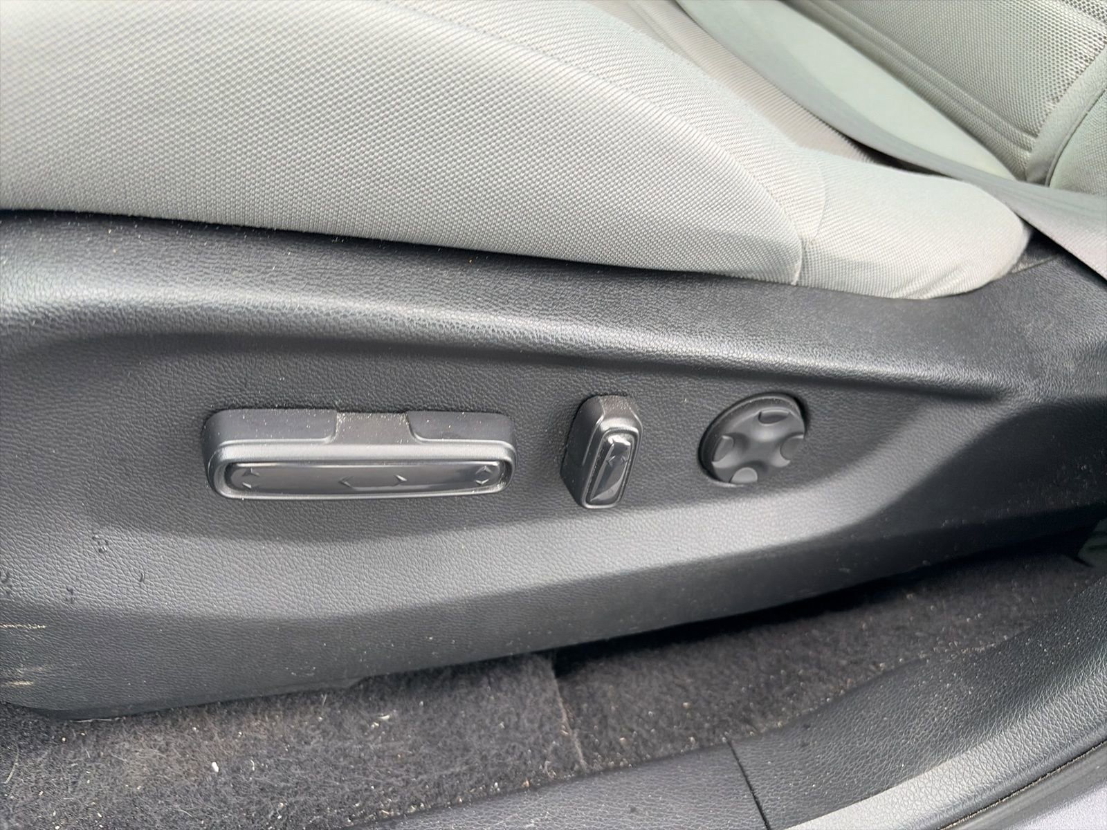 Used 2018 Honda CR-V EX image 18