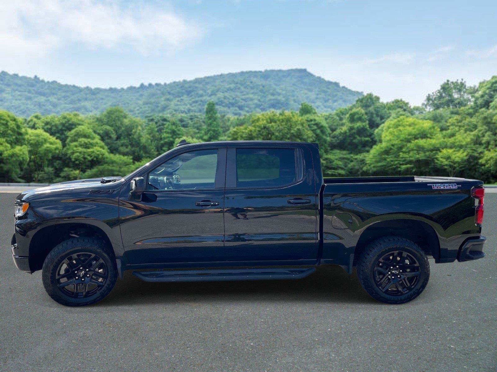 Used 2023 Chevrolet Silverado 1500 LT Trail Boss w/ LT Trail Boss Premium Package AWD/4WD image 6