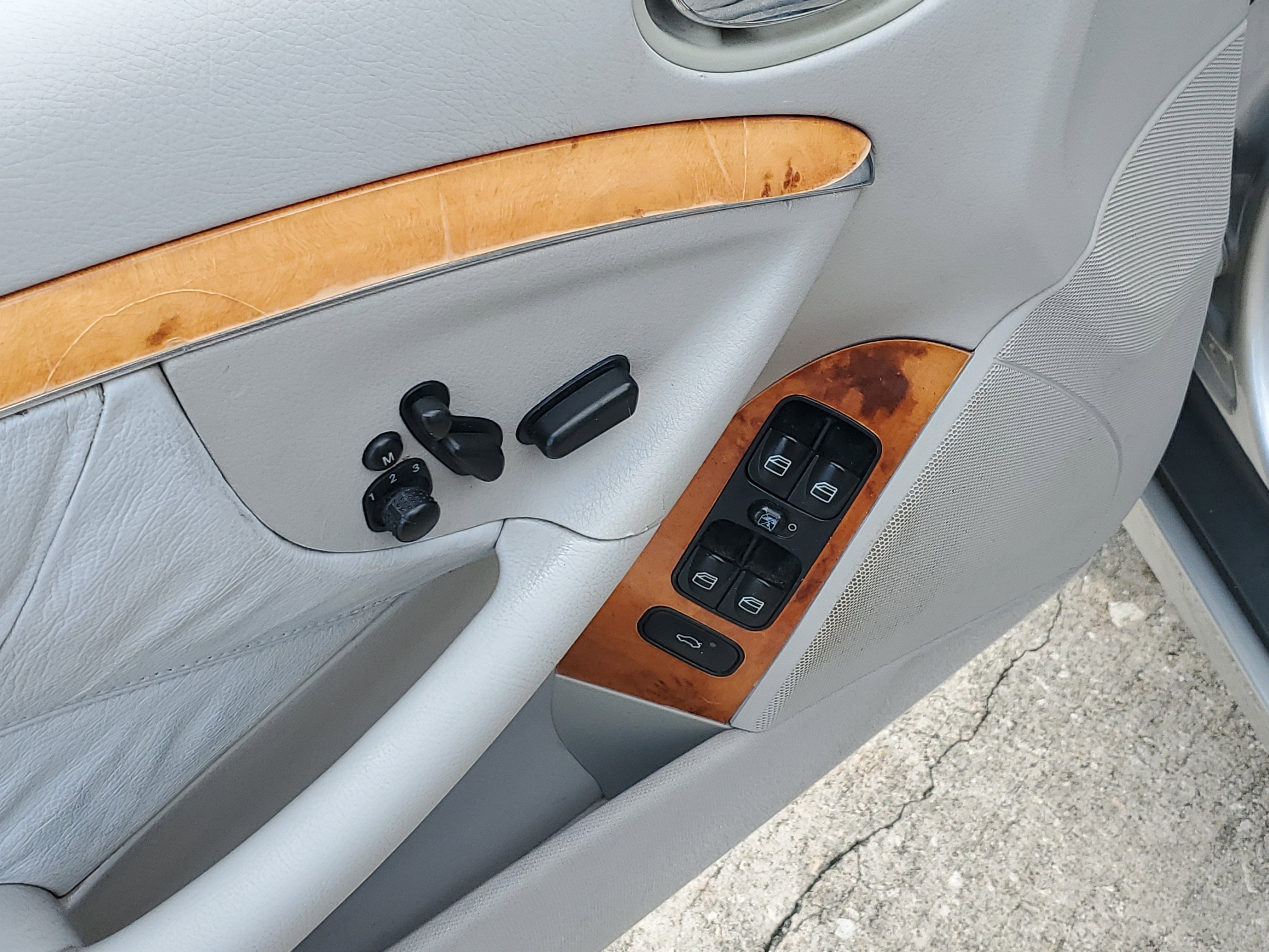 Used 2005 Mercedes-Benz CLK 320 Cabriolet image 10