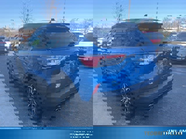 Certified 2021 Ford Escape SE w/ SE Sport Appearance Package image 6