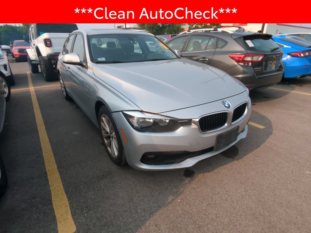 Used 2016 BMW 320i xDrive Sedan AWD/4WD image 3