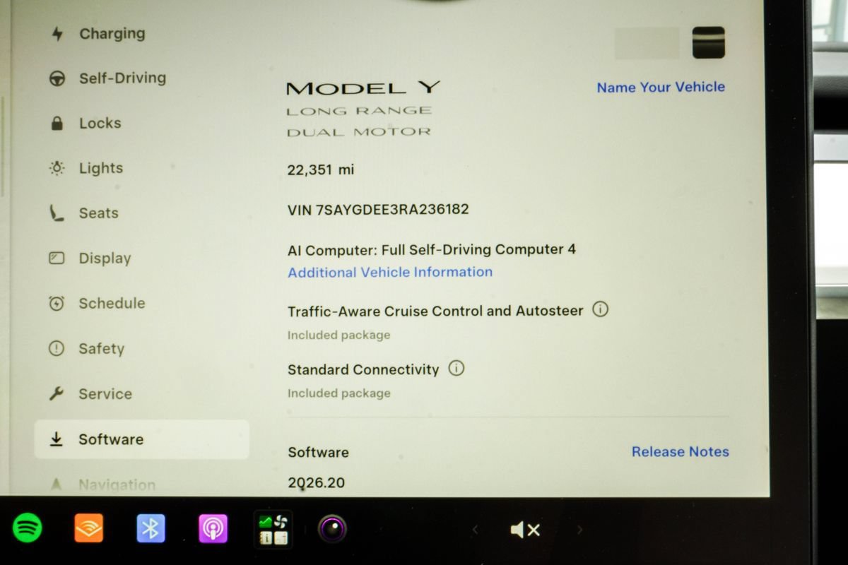 Used 2024 Tesla Model Y Long Range AWD/4WD image 25