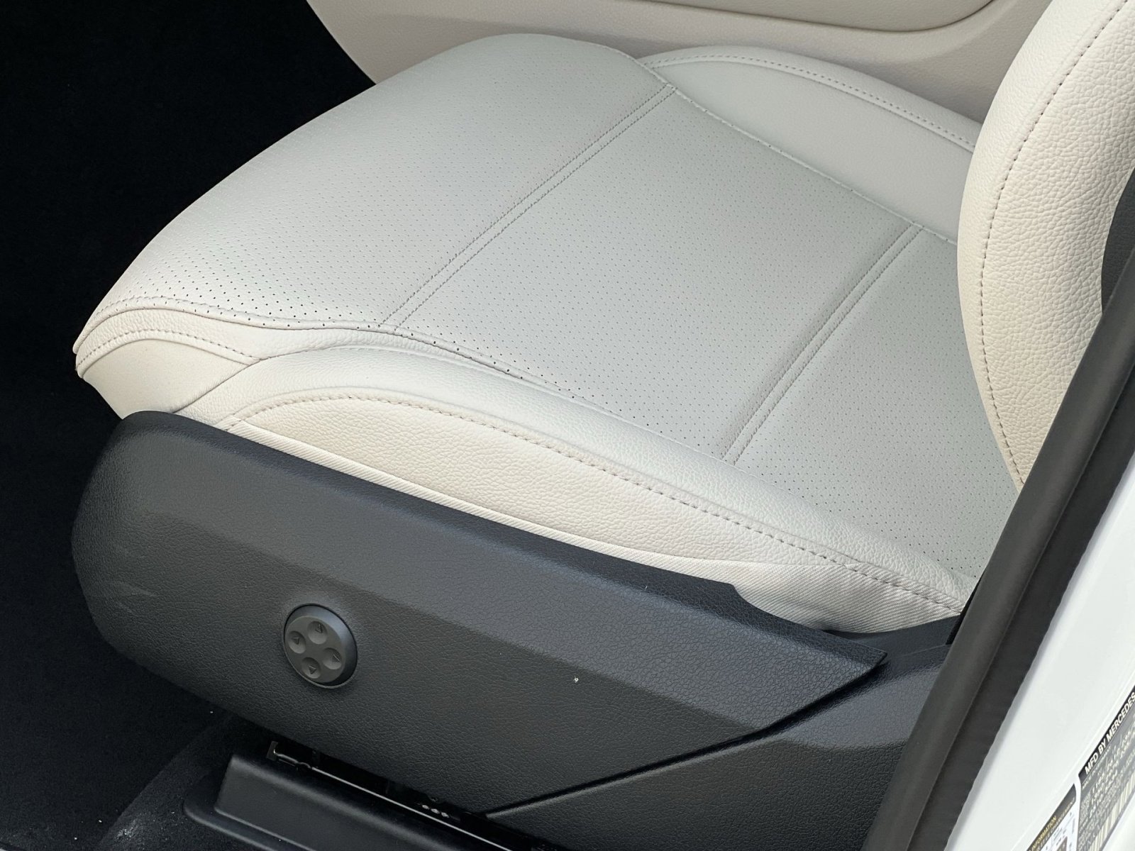 New 2026 Mercedes-Benz GLC 300 4MATIC image 12