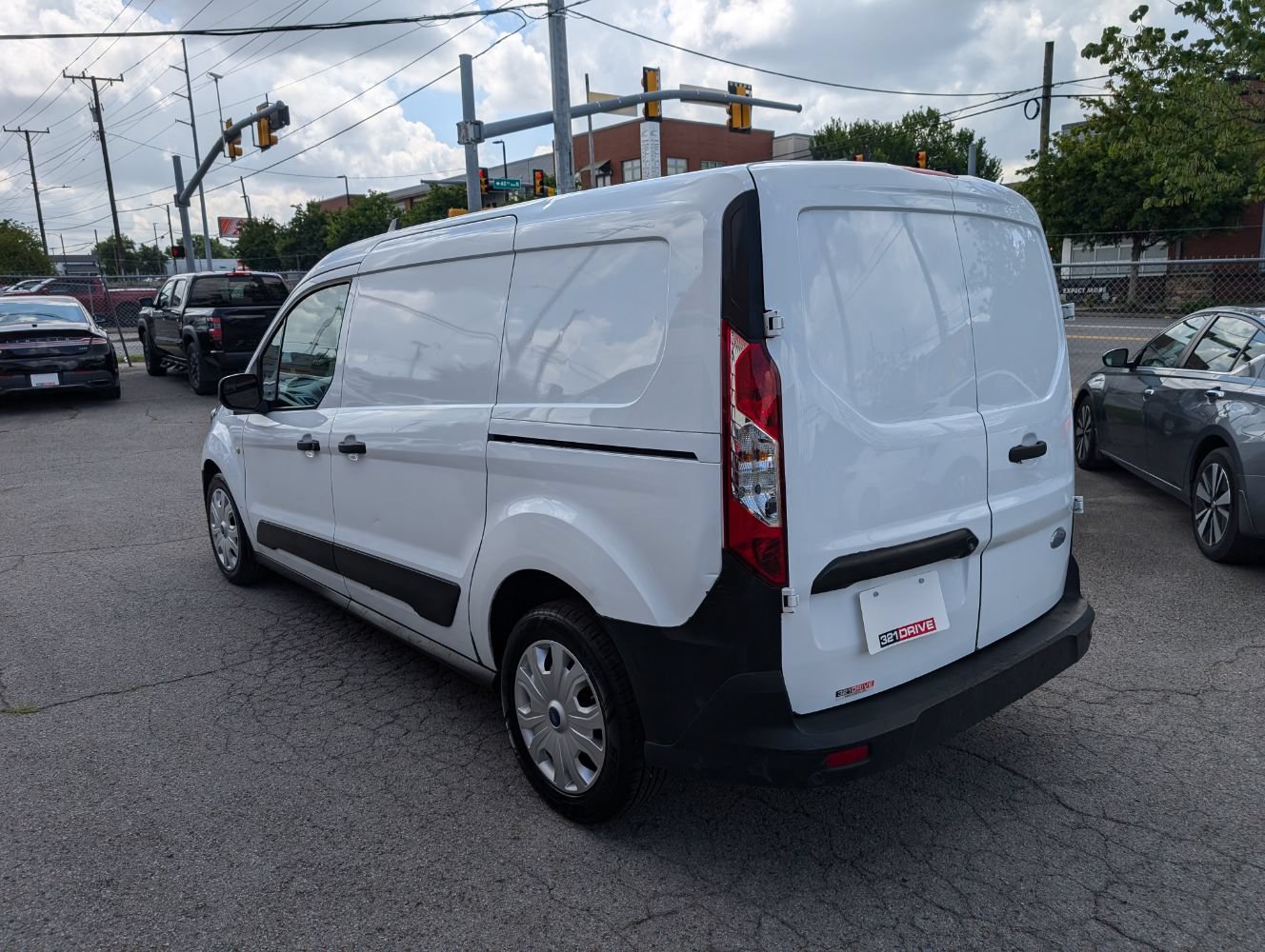 Used 2023 Ford Transit Connect XL FWD image 8