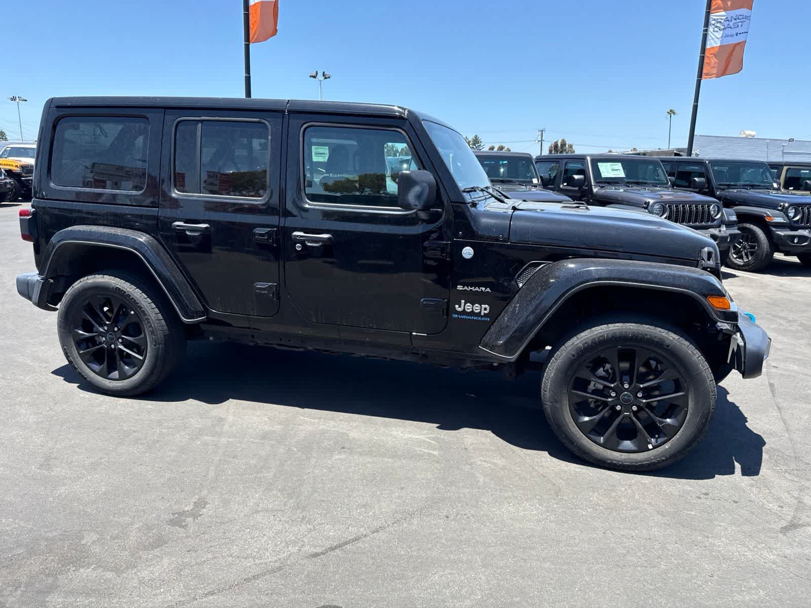 Used 2024 Jeep Wrangler Unlimited Sahara AWD/4WD image 13