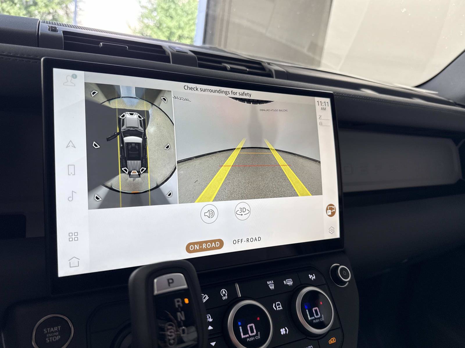 New 2026 Land Rover Defender 110 X-Dynamic SE AWD/4WD image 24