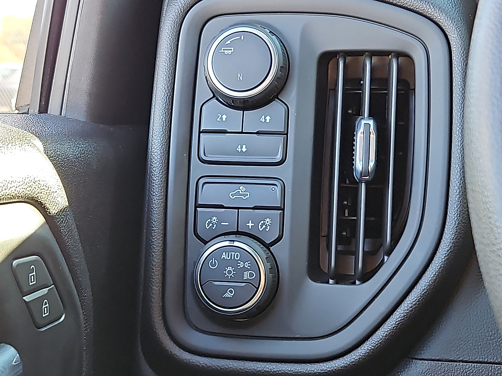 Certified 2022 Chevrolet Silverado 2500 Custom w/ Custom Value Package image 23