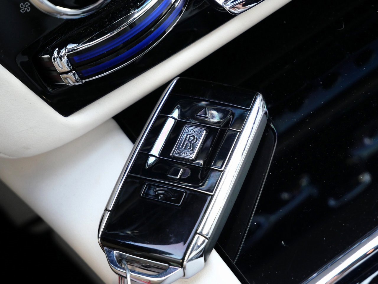 Used 2021 Rolls-Royce Ghost Extended Wheelbase image 39