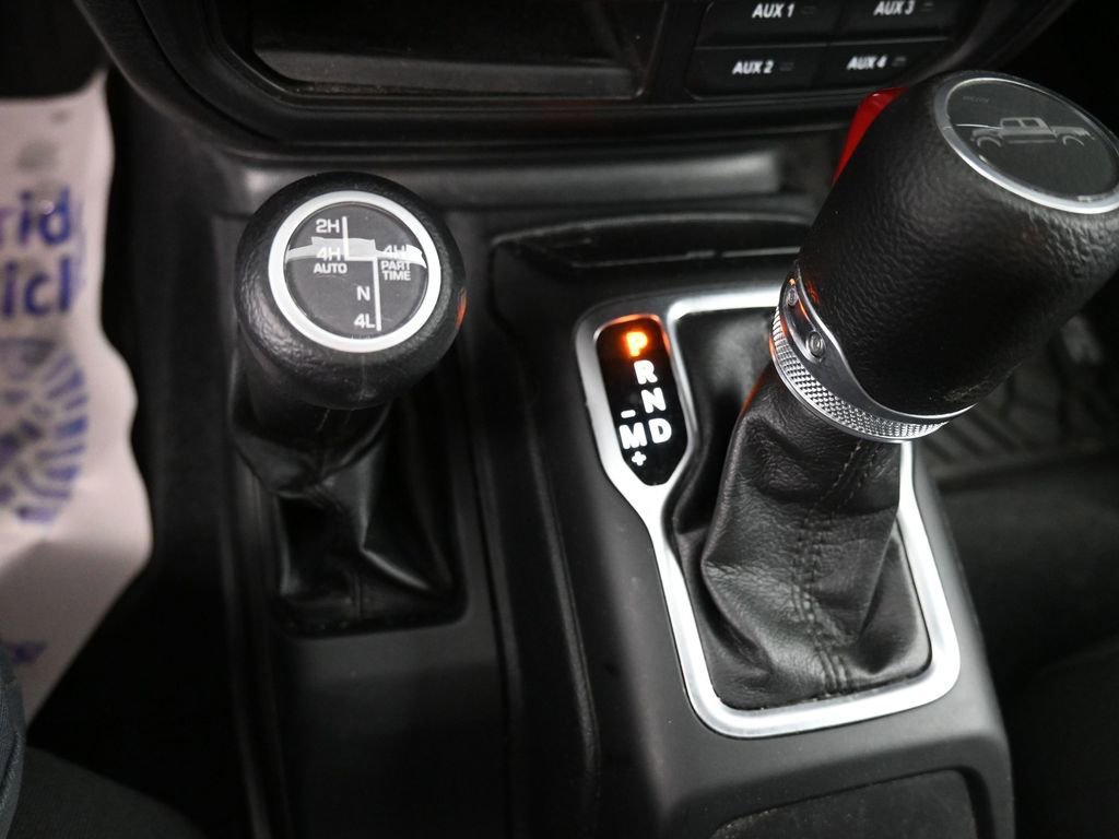 Used 2021 Jeep Gladiator Sport AWD/4WD image 32