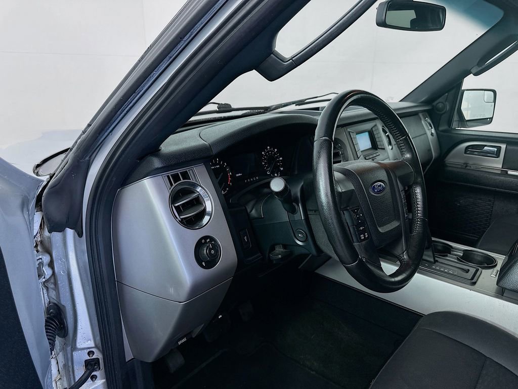 Used 2017 Ford Expedition EL XLT image 9