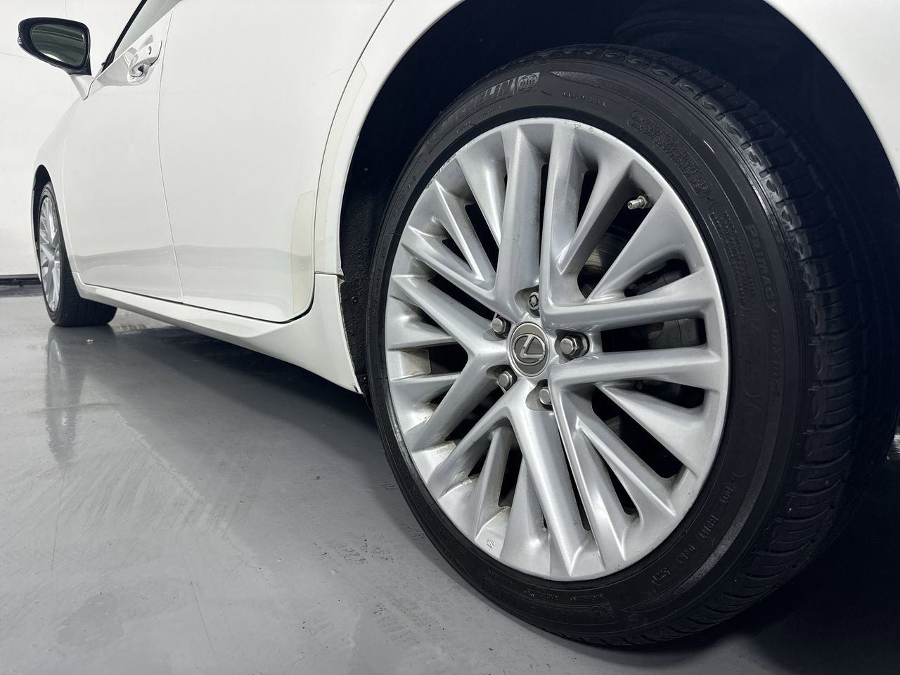 Used 2018 Lexus ES 350 w/ Luxury Package w/Wood Trim FWD image 9