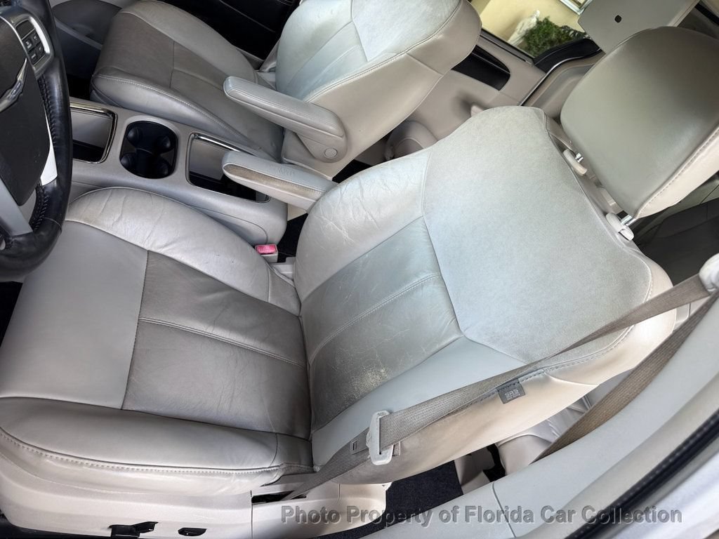 Used 2013 Chrysler Town & Country Limited w/ Luxury Group FWD image 30