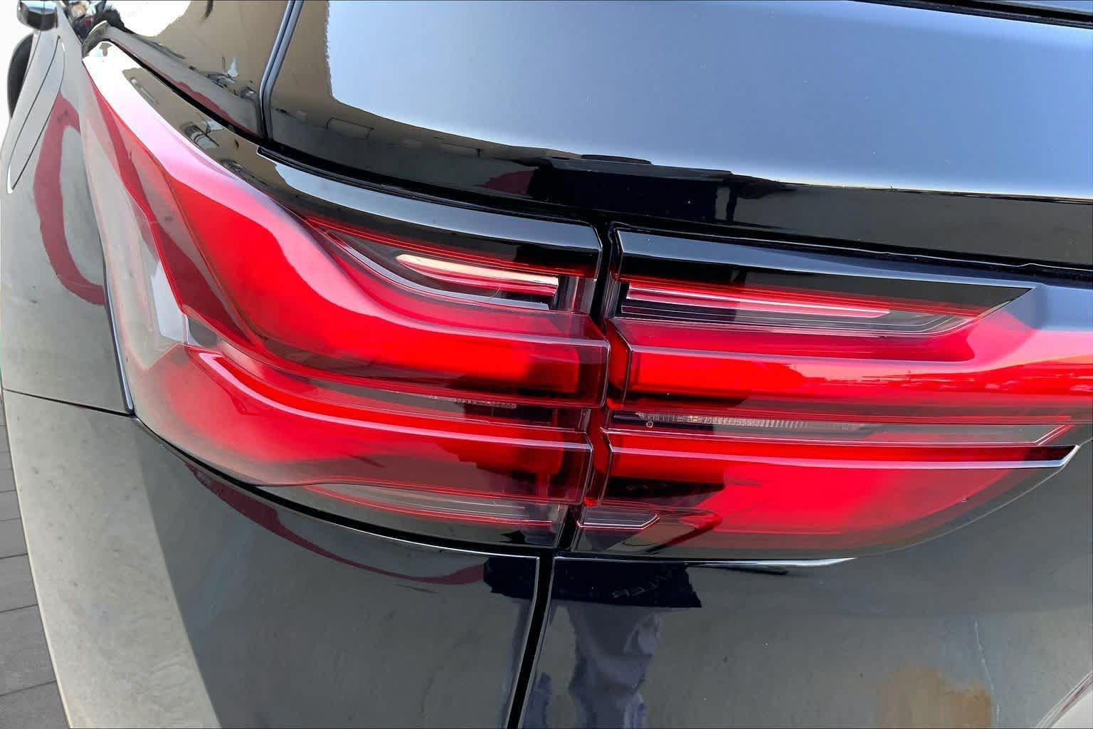 Used 2023 Chevrolet Traverse RS AWD/4WD image 28