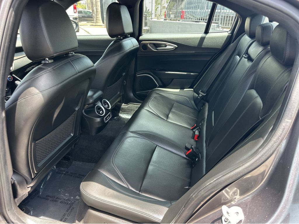 Used 2022 Alfa Romeo Giulia Ti RWD image 10