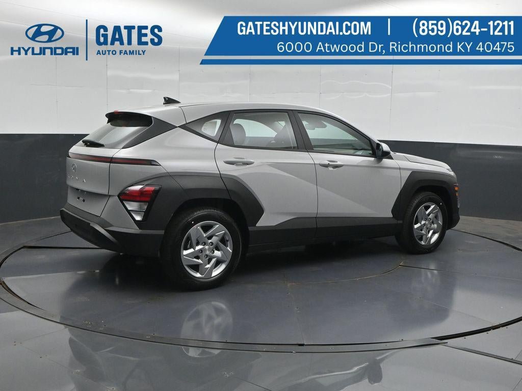 New 2027 Hyundai Kona SE FWD image 2