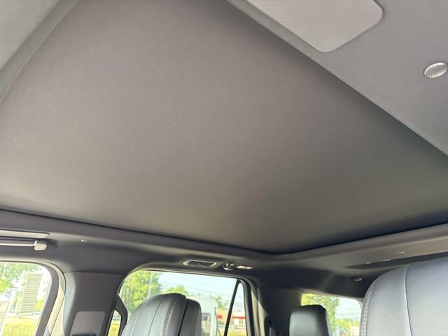 New 2025 Lincoln Navigator Reserve w/ Jet Appearance Package image 24