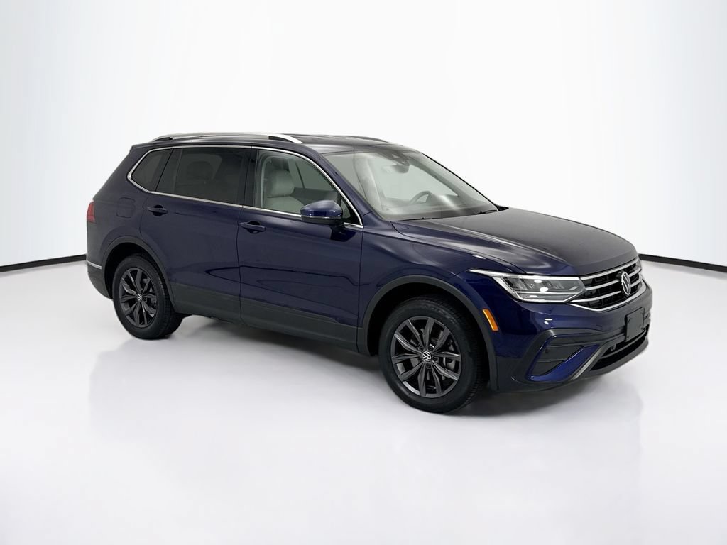 Used 2023 Volkswagen Tiguan SE FWD image 3