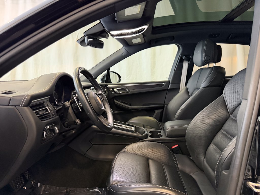 Certified 2023 Porsche Macan GTS AWD/4WD image 5