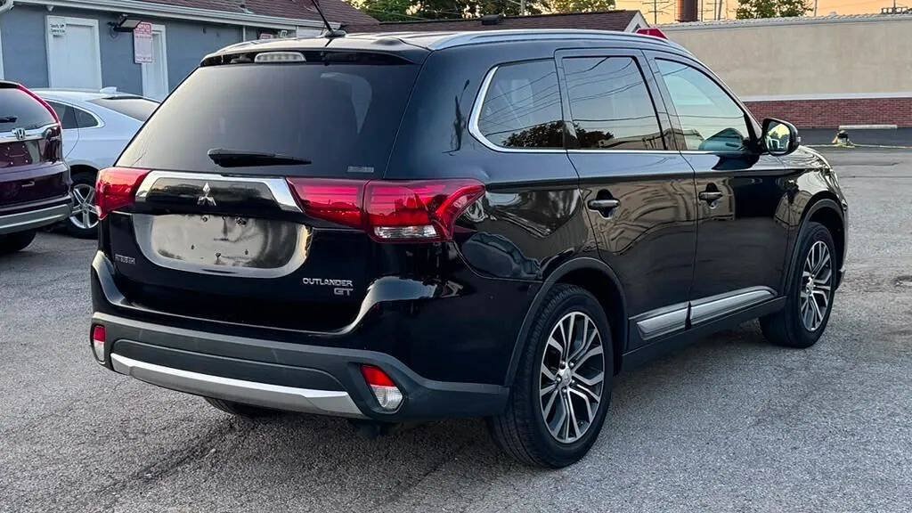 Used 2016 Mitsubishi Outlander GT AWD/4WD image 7