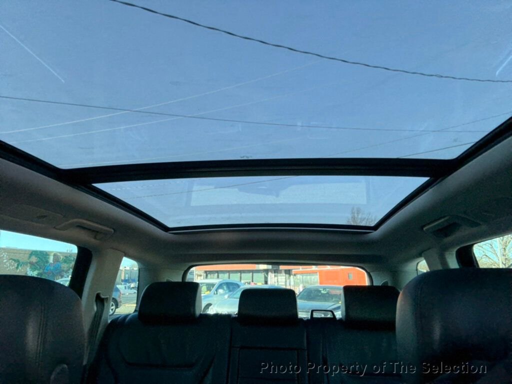 Used 2014 Volkswagen Touareg TDI image 35