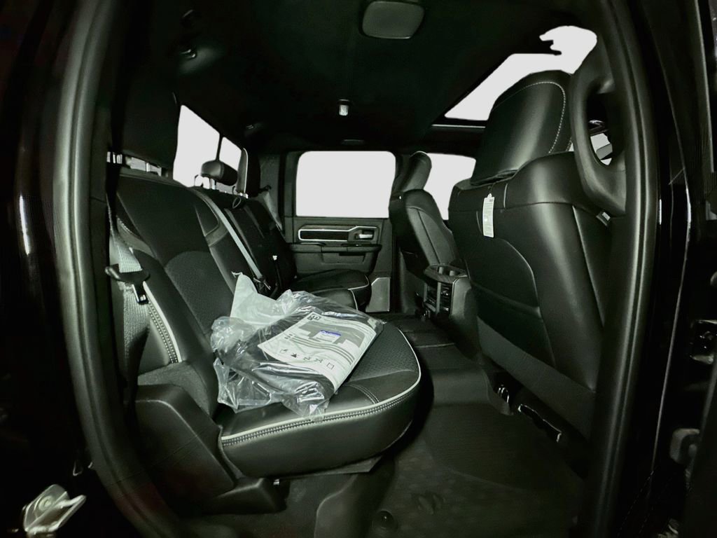 New 2026 RAM 2500 Laramie AWD/4WD image 32