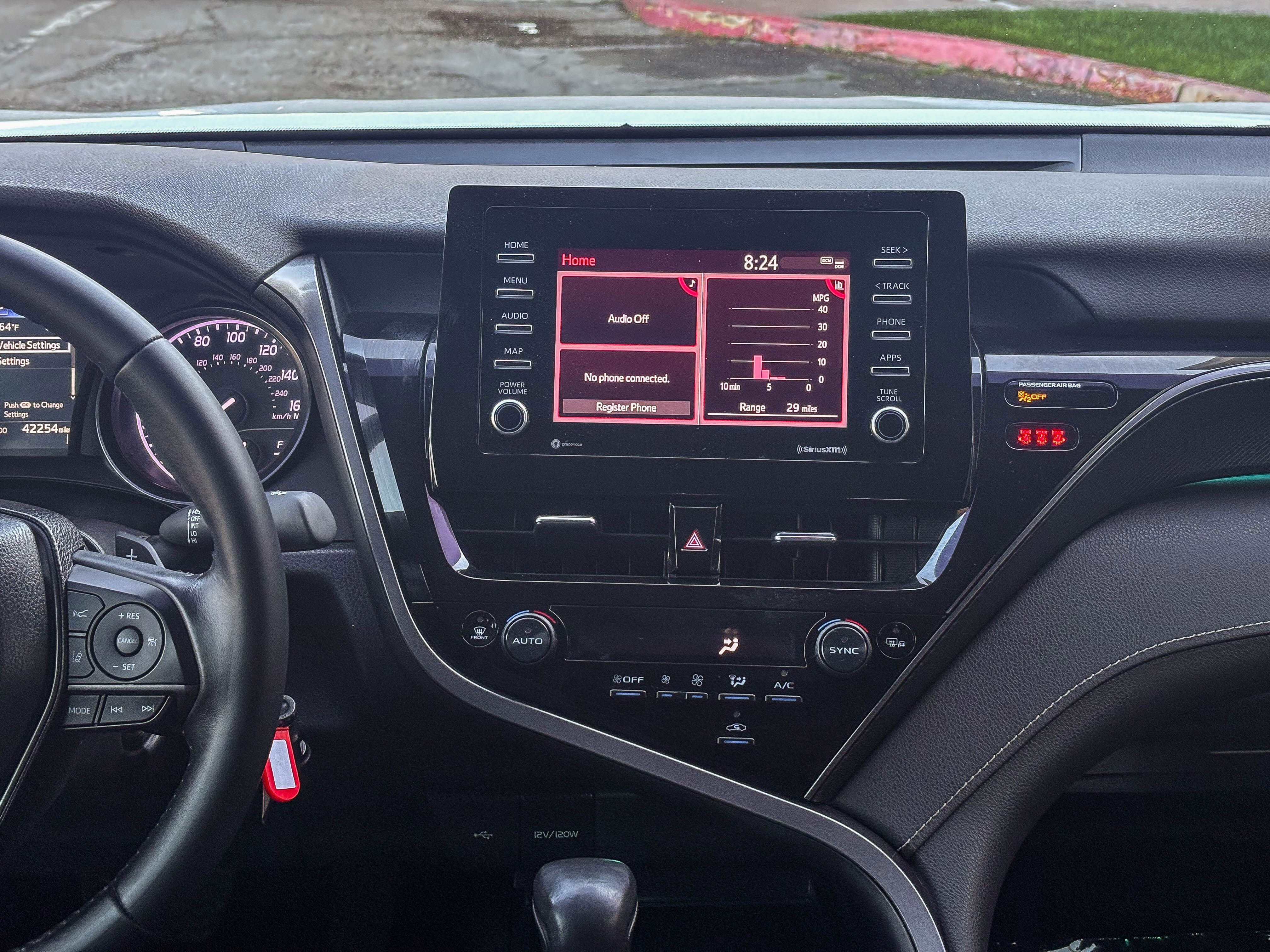 Used 2023 Toyota Camry SE image 16