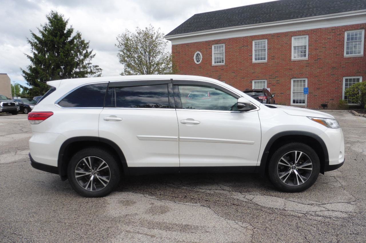 Used 2019 Toyota Highlander LE w/ Protection Package #3 AWD/4WD image 20