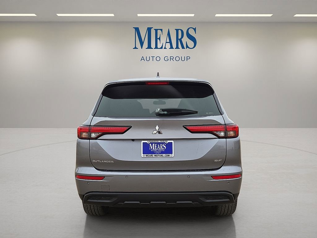 Used 2023 Mitsubishi Outlander SE image 4