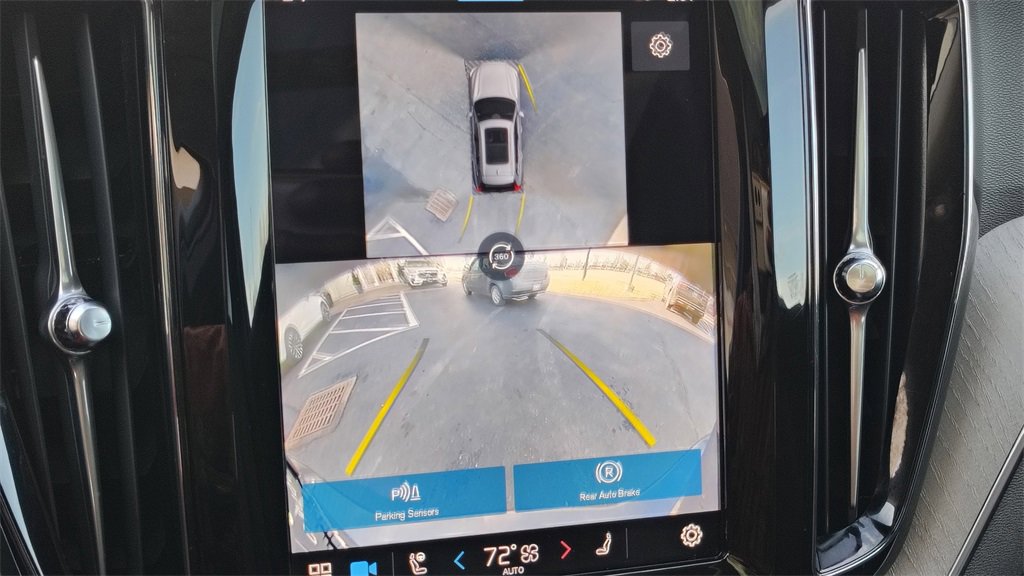 Certified 2025 Volvo XC60 B5 Plus image 20