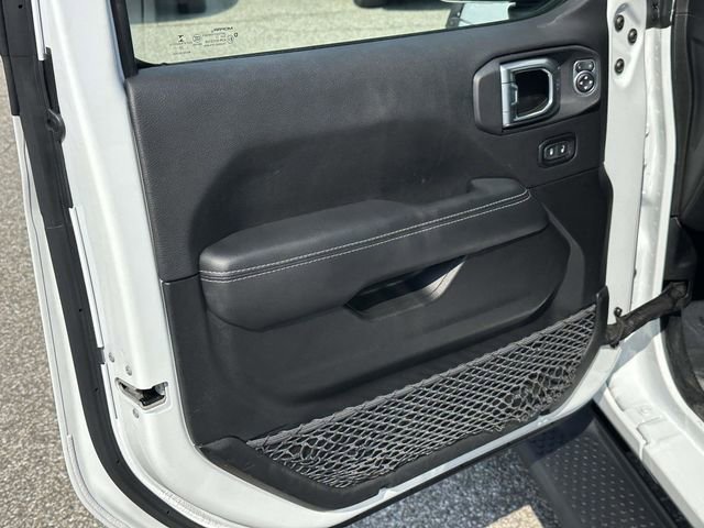 Used 2023 Jeep Wrangler Unlimited Sahara w/ Cold Weather Group image 17