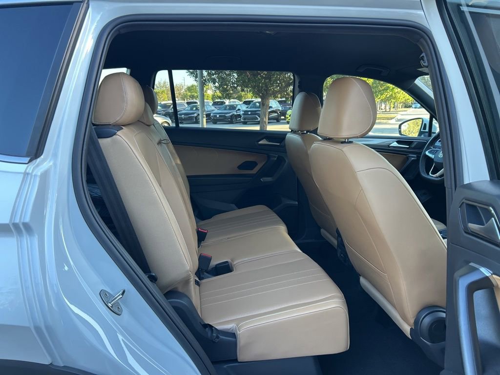 Used 2024 Volkswagen Tiguan SE image 46