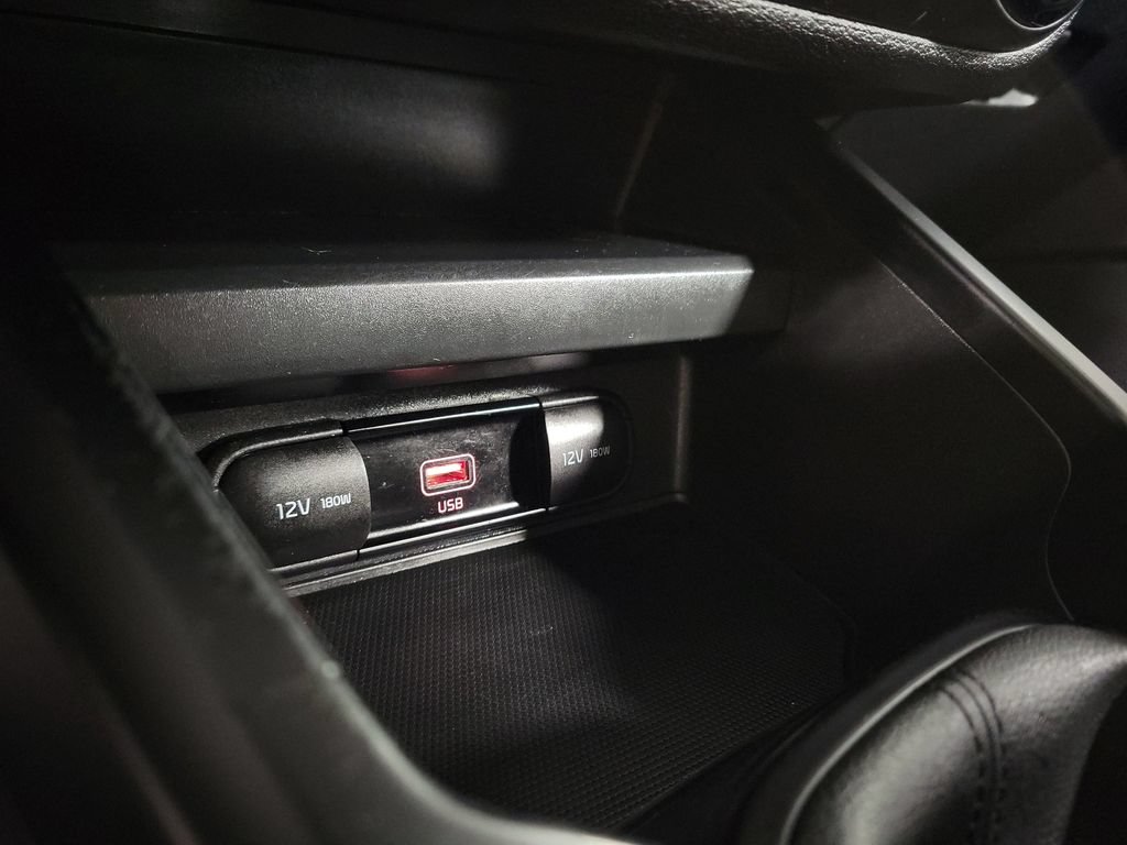 Used 2020 Kia Soul LX FWD image 19
