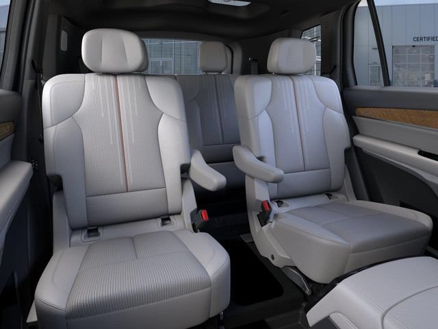New 2026 Cadillac Vistiq Sport w/ LPO, Floor Liner Package AWD/4WD image 17