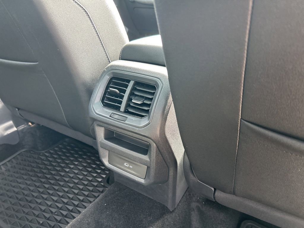 Certified 2025 Volkswagen Taos SE image 47