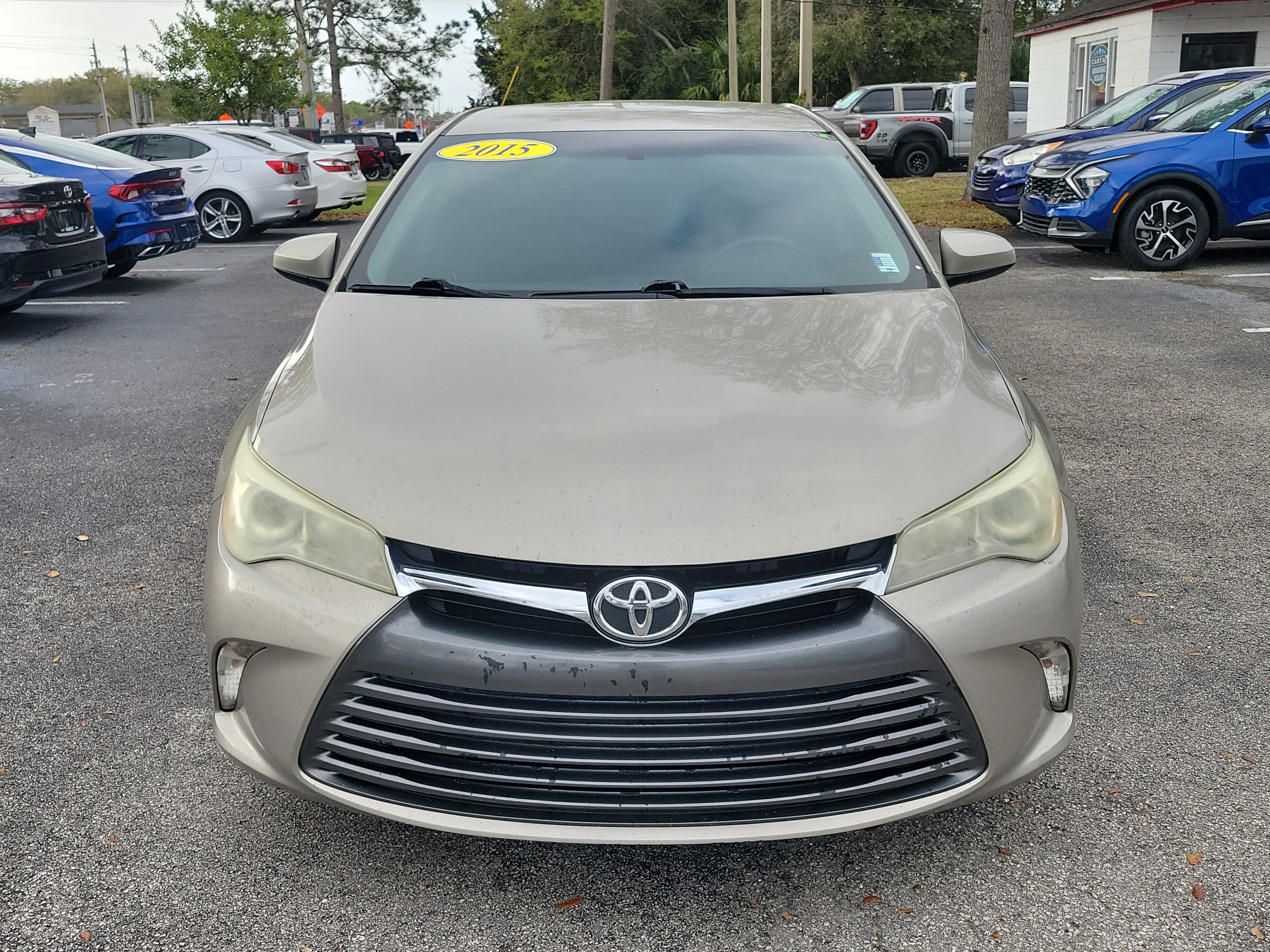 Used 2015 Toyota Camry LE image 2