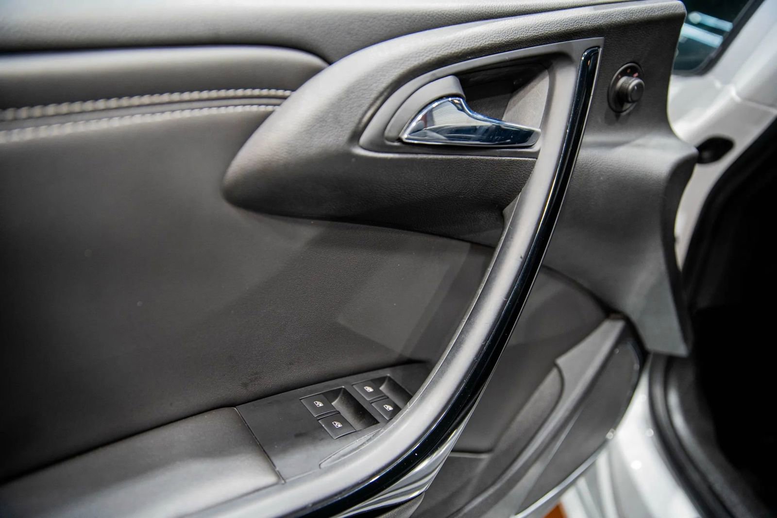 Used 2019 Buick Cascada Premium FWD image 8