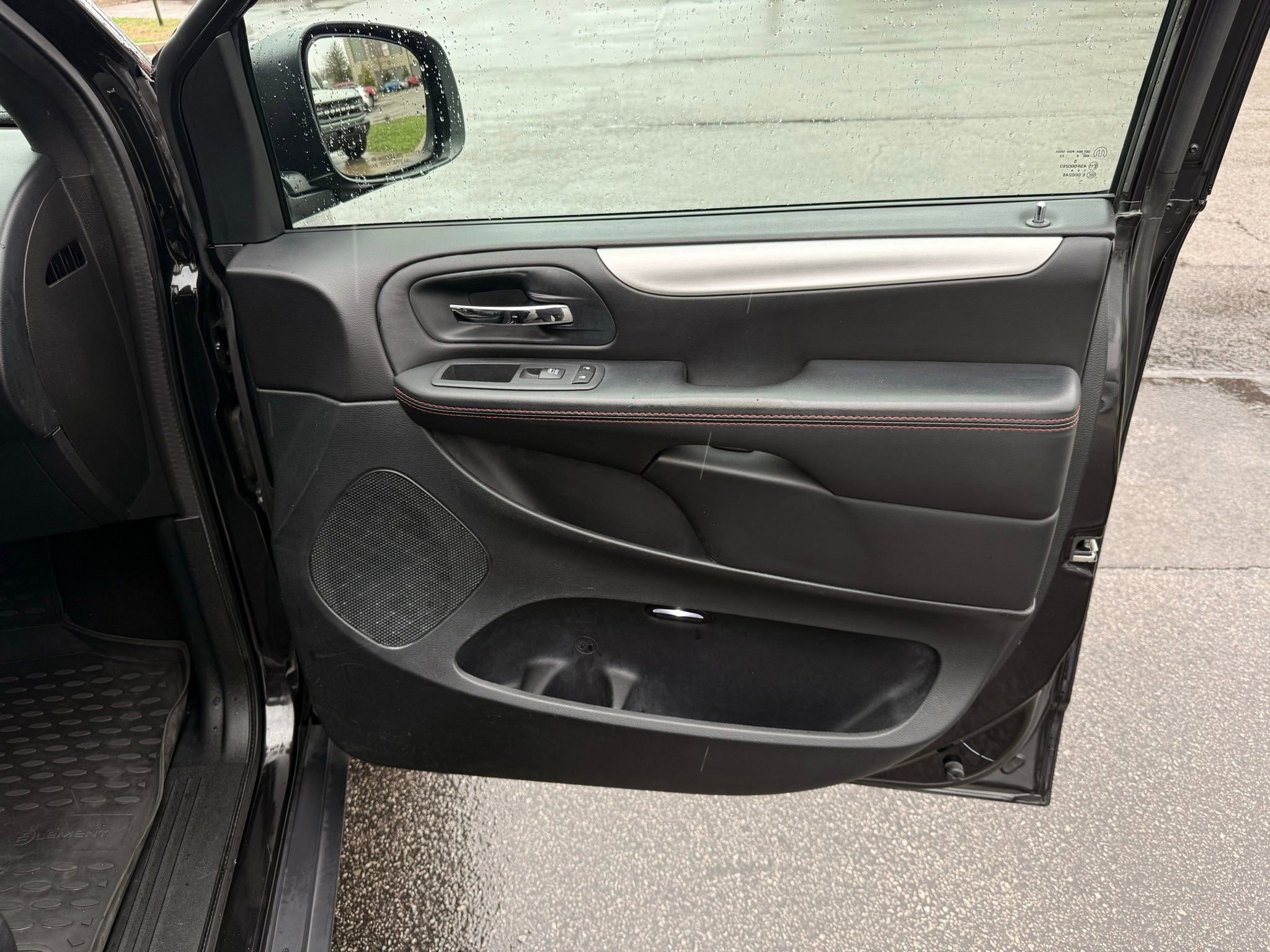 Used 2018 Dodge Grand Caravan GT image 13