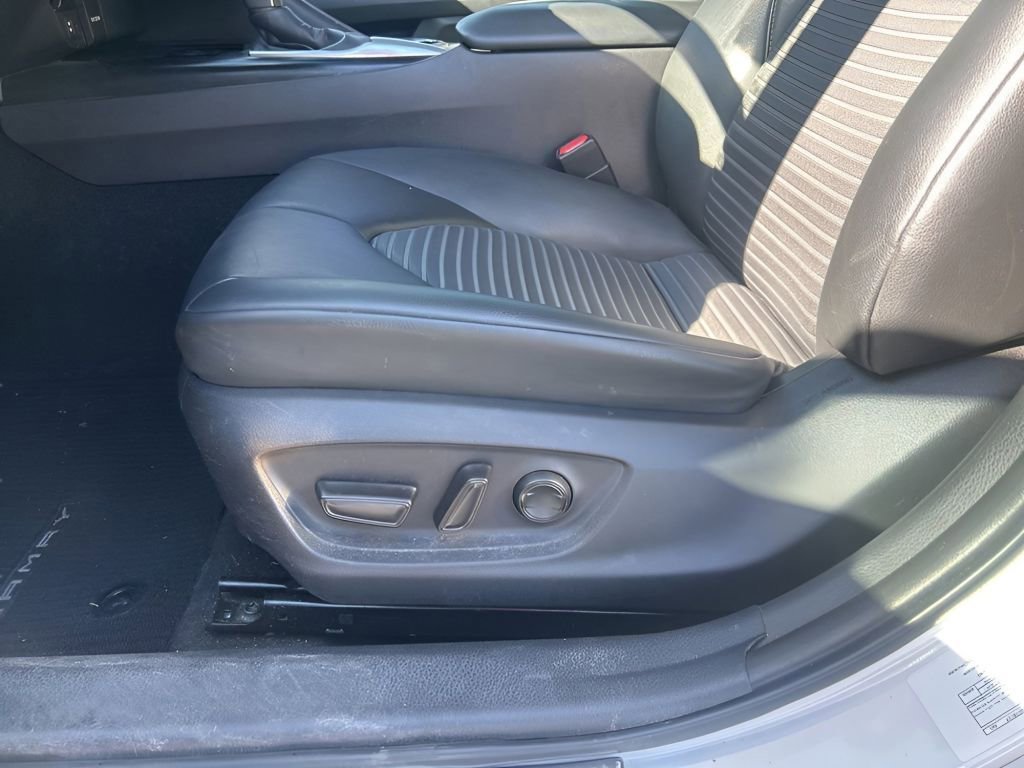 Used 2019 Toyota Camry SE FWD image 20