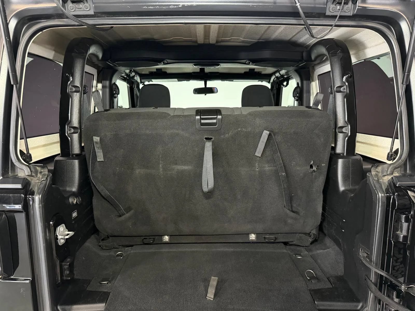 Used 2018 Jeep Wrangler Sport AWD/4WD image 14