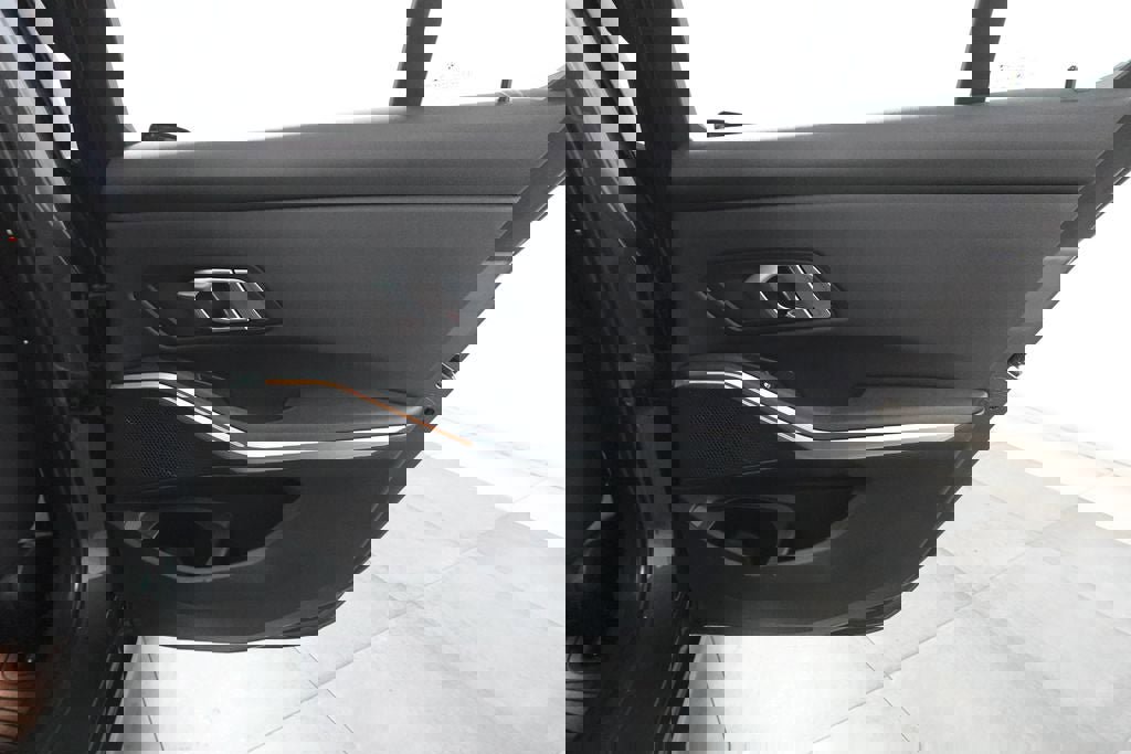 Used 2020 BMW 330i xDrive Sedan w/ Premium Package image 30