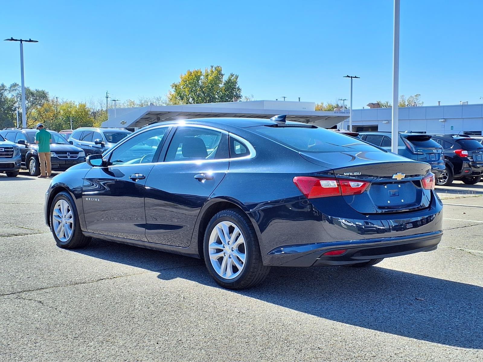 Used 2018 Chevrolet Malibu LT FWD image 7