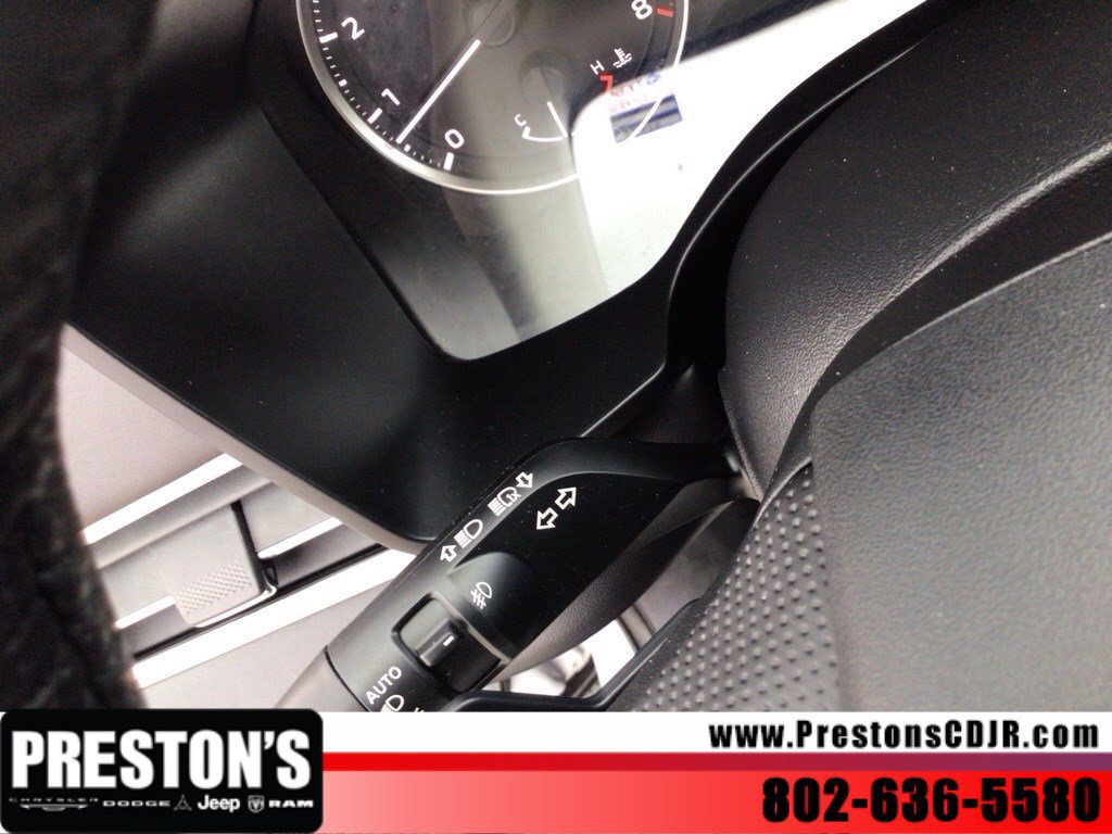 Used 2025 Mitsubishi Outlander SE AWD/4WD image 18