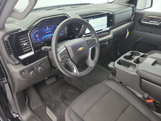 Used 2025 Chevrolet Silverado 1500 LT RWD image 17