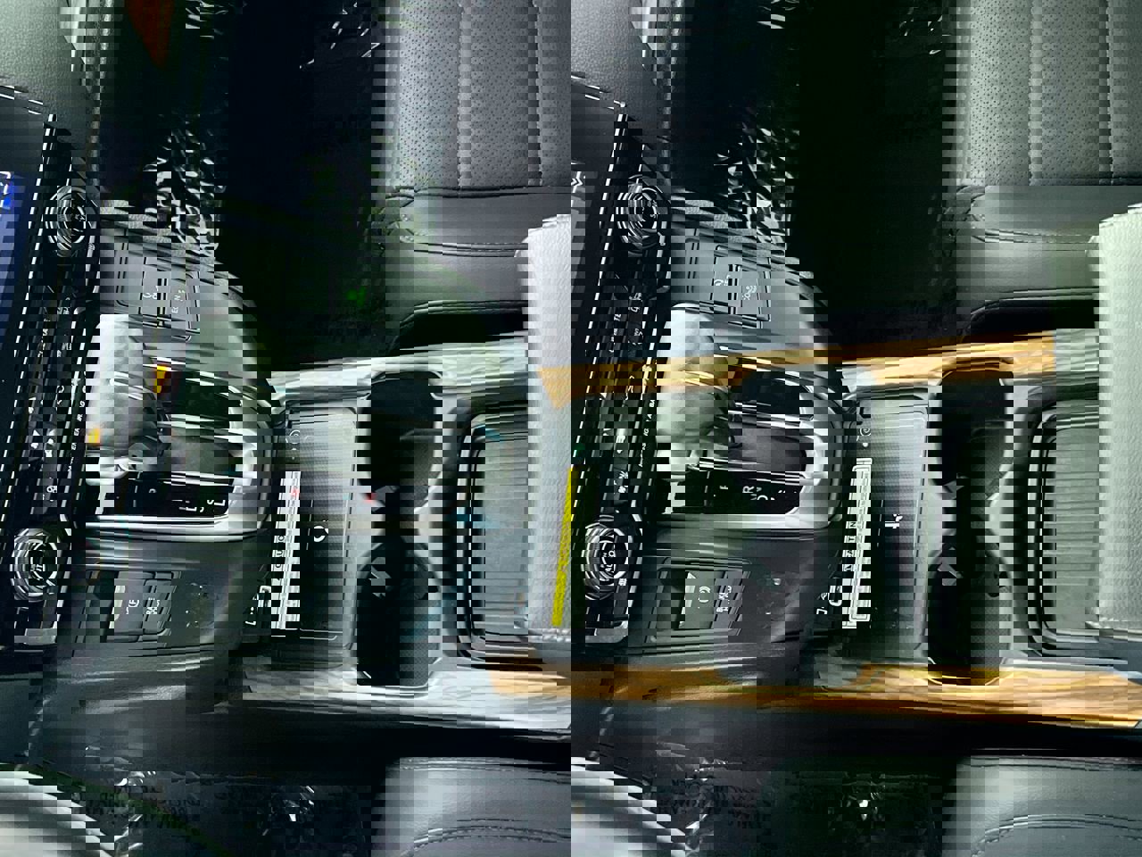 Used 2020 Honda CR-V Touring image 25